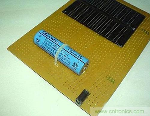 微型太陽能供電板DIY，給手電筒收音機供電
