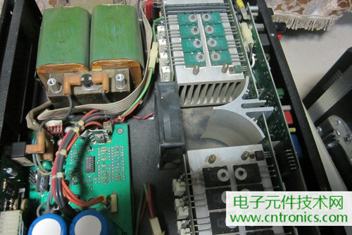 用料很給力！專業后級功放美國高峰FA1201拆解