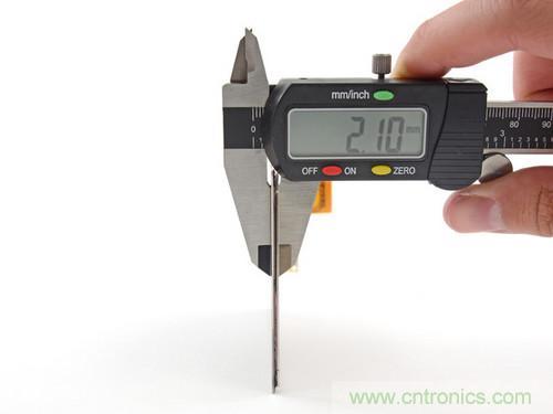 牛人強拆！新HTC One(M8)真機精密做工難修理