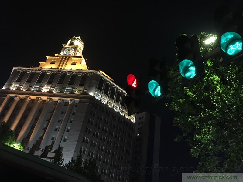 無邊框的 nubia Z9 ，一款既有驚喜，又有驚艷的智能手機(jī)