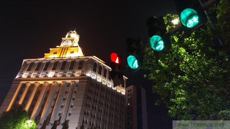 無邊框的 nubia Z9 ，一款既有驚喜，又有驚艷的智能手機(jī)