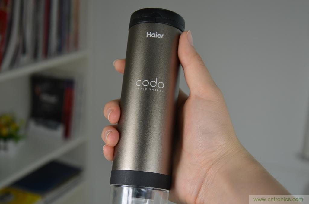 只有奶瓶大小的閃電去漬小神器 &mdash;&mdash;海爾咕咚手持式洗衣機(jī)