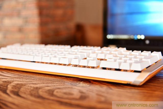 左手寫愛，右手寫他&mdash;&mdash;從此鍵盤鼠標不分家！