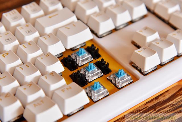 左手寫愛，右手寫他&mdash;&mdash;從此鍵盤鼠標不分家！