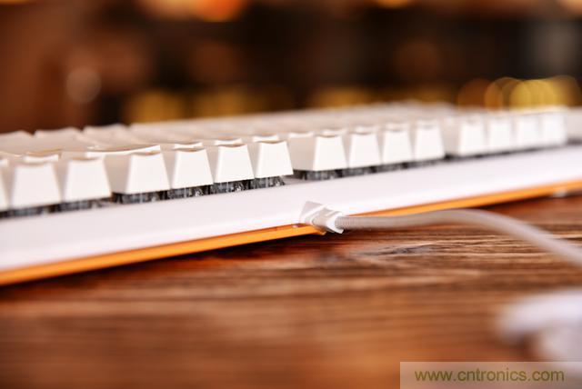 左手寫愛，右手寫他&mdash;&mdash;從此鍵盤鼠標不分家！