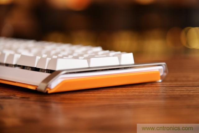 左手寫愛，右手寫他&mdash;&mdash;從此鍵盤鼠標不分家！