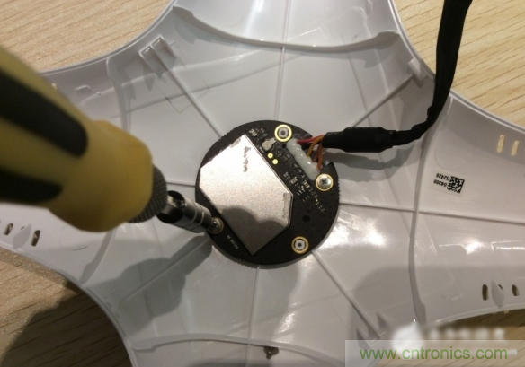 真飛機拆不著，那就來拆拆無人機&ldquo;鼻祖&rdquo;大疆吧！