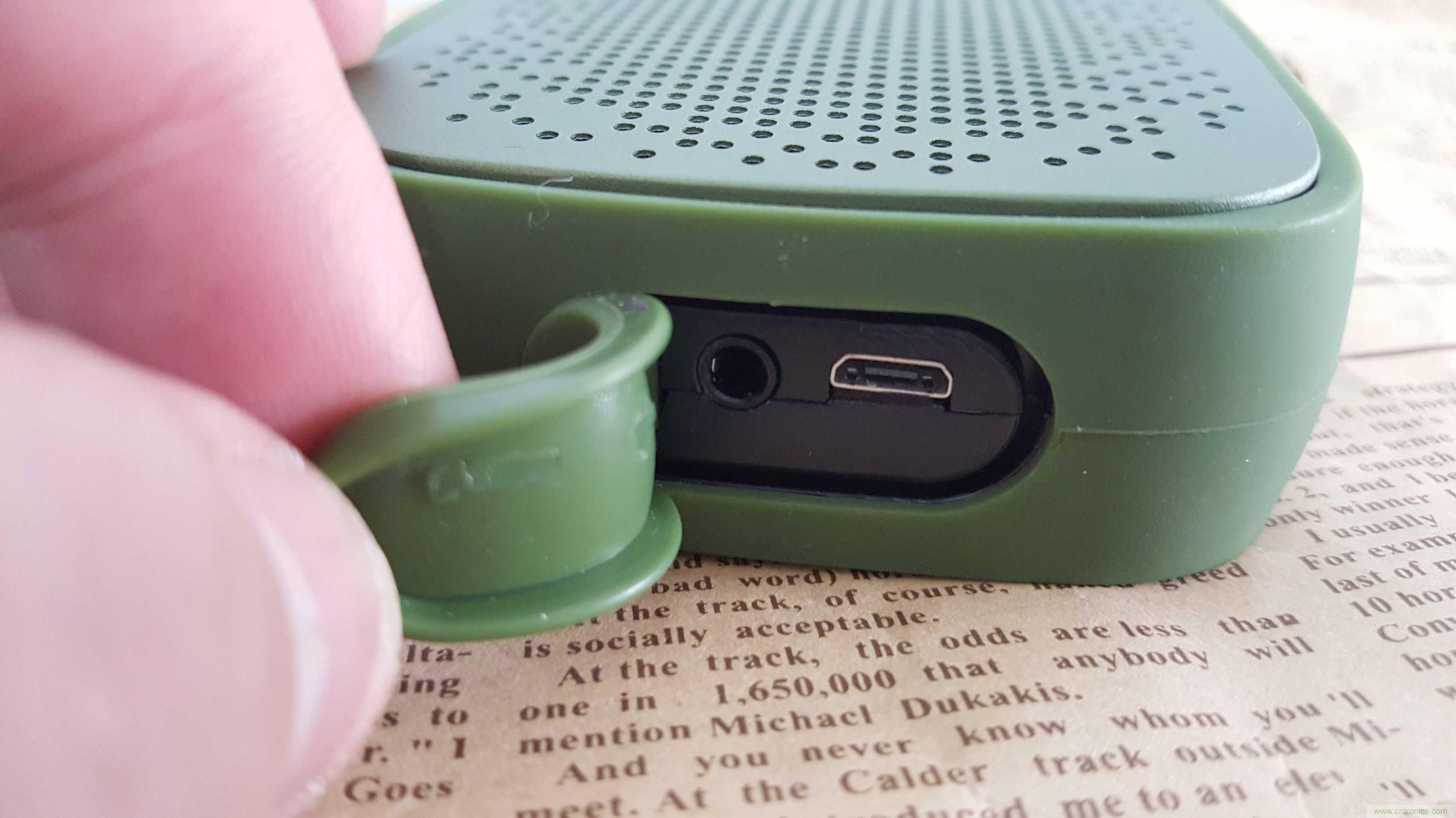 搞怪&ldquo;美人魚&rdquo;盡享靈克藍牙音箱的天籟之音！