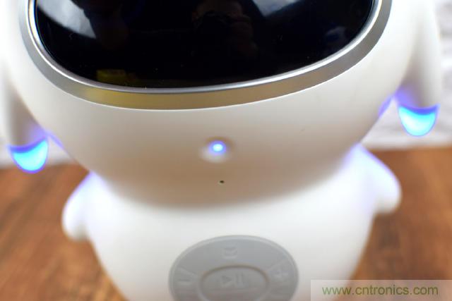 &ldquo;爸爸再不陪我，我就長大了&rdquo;&mdash;&mdash;小騰機(jī)器人