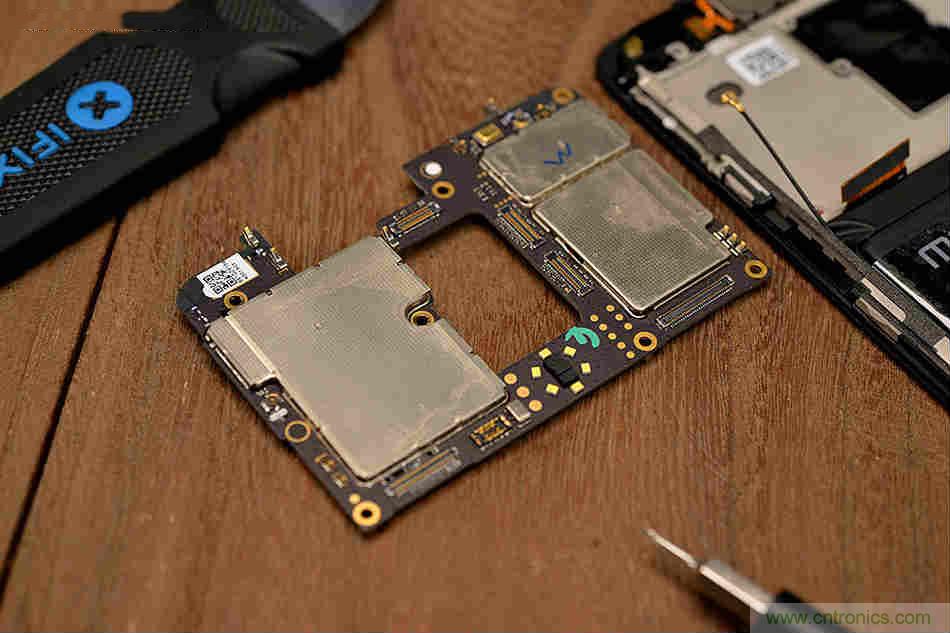 拆解魅族15 Plus：玩轉了新概念，但其工藝究竟如何？